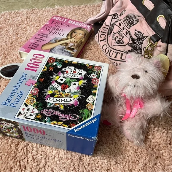 Ed Hardy Rare Y2k Puzzle by Ravensburger 🎲 “Love is a Gamble” - Picture 2 of 7